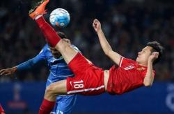 爱游戏app-瑞典队客场失于西班牙，遭遇失利