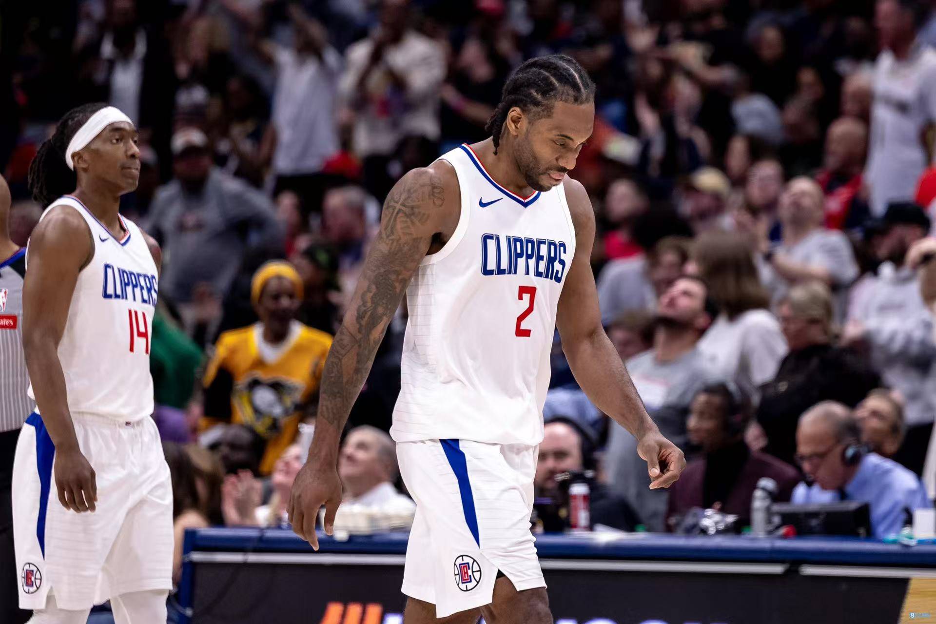 快船擒下猛龙,莱昂纳德砍下30+10 快船擒下猛龙,莱昂纳德砍下30+10