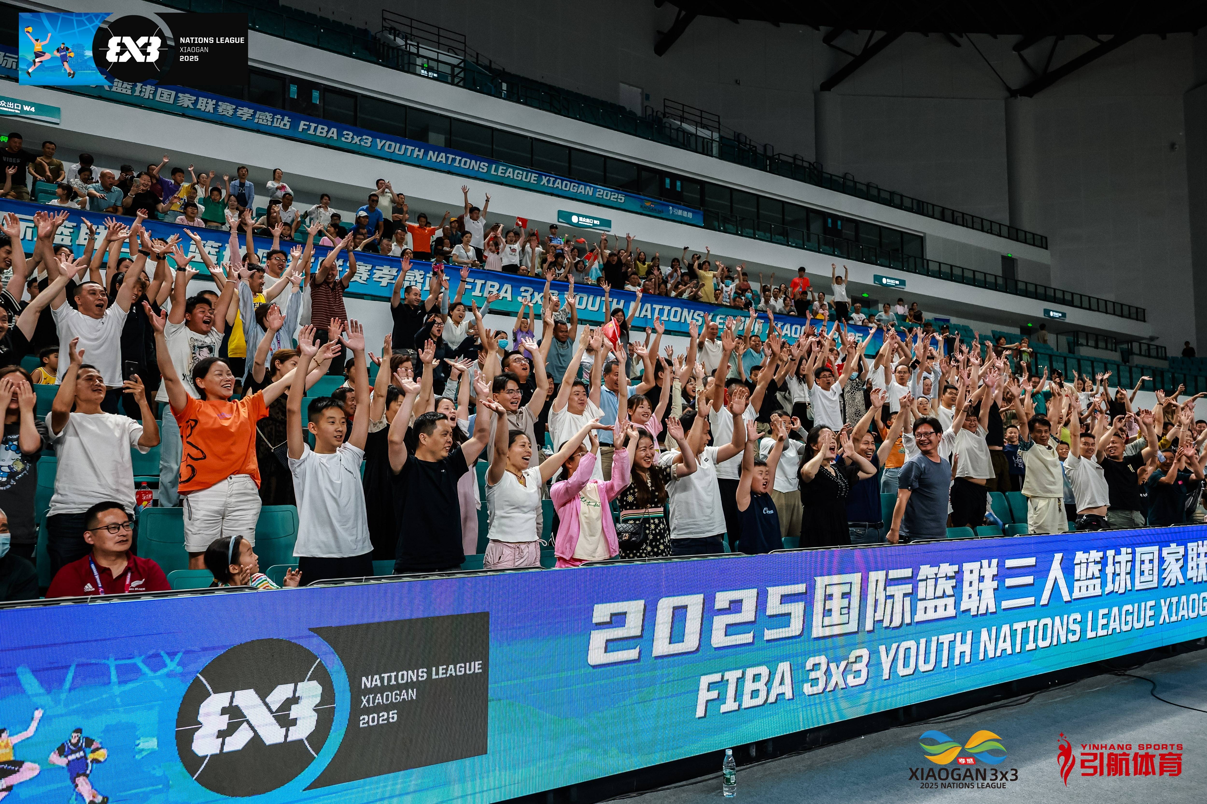 球场上球员们的拼搏精神令人动容