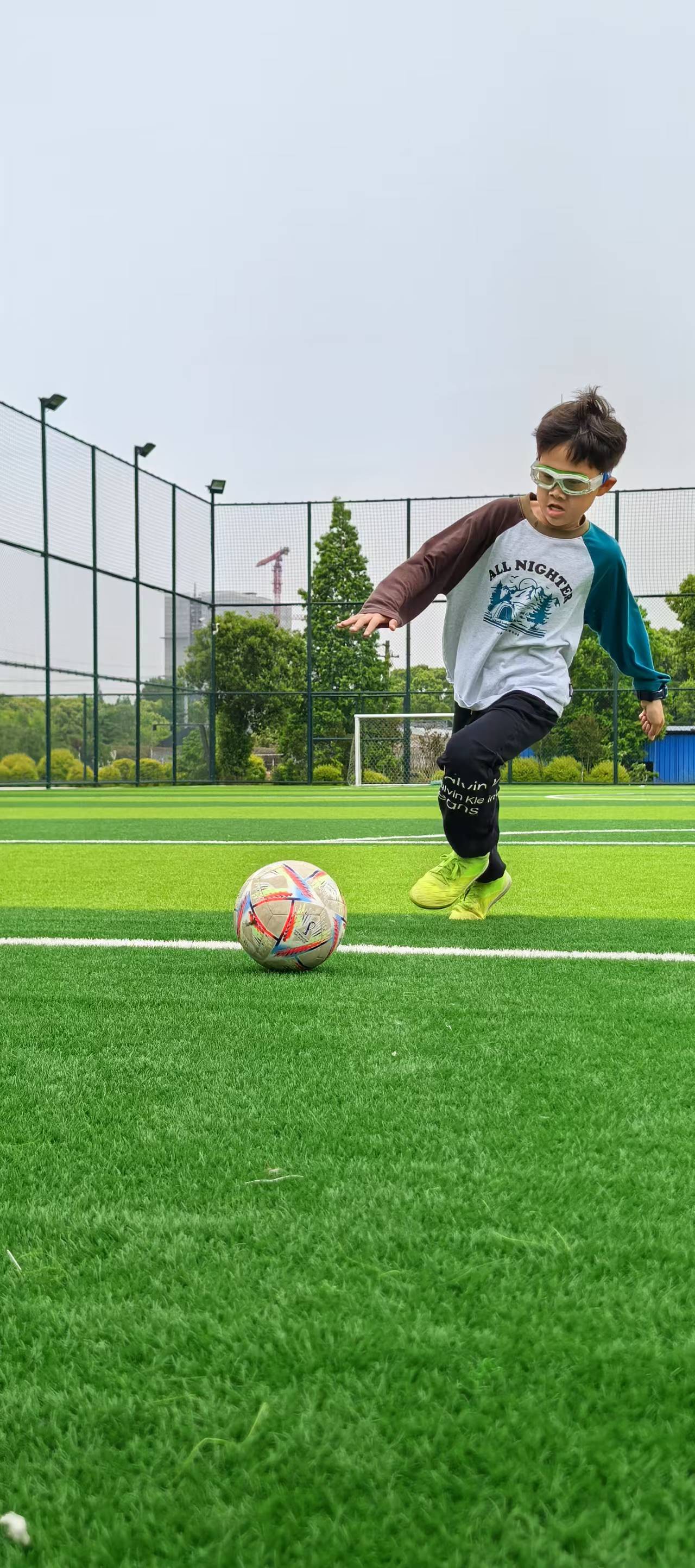 球场上球员们的拼搏精神令人动容