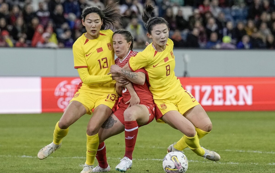 包含瑞士女足:战平厄瓜多尔的词条