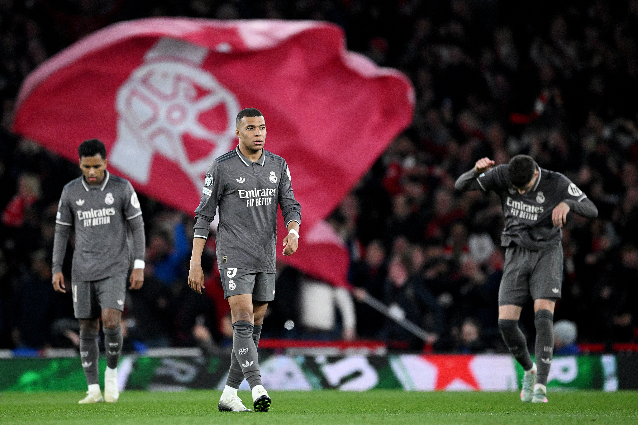 阿森纳主力前锋伤停，欧冠决赛进攻蒙上阴影！的简单介绍