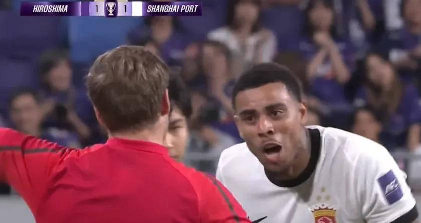 强强对话：亚冠大战引发球迷热议的简单介绍