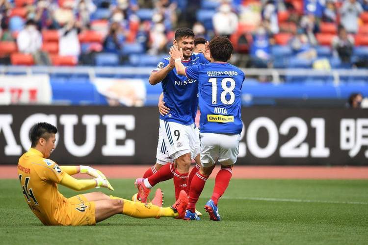 强强对话：亚冠大战引发球迷热议的简单介绍