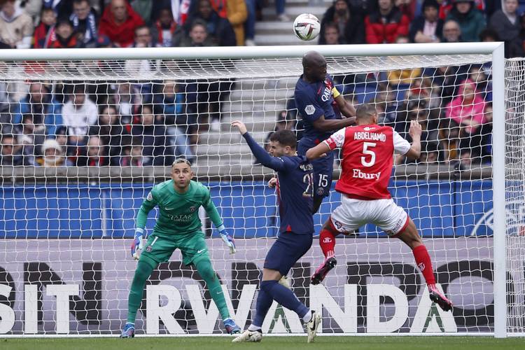 关于冠军争夺开花结果,法甲榜首战务艰难的信息 关于冠军争夺开花结果,法甲榜首战务艰难的信息