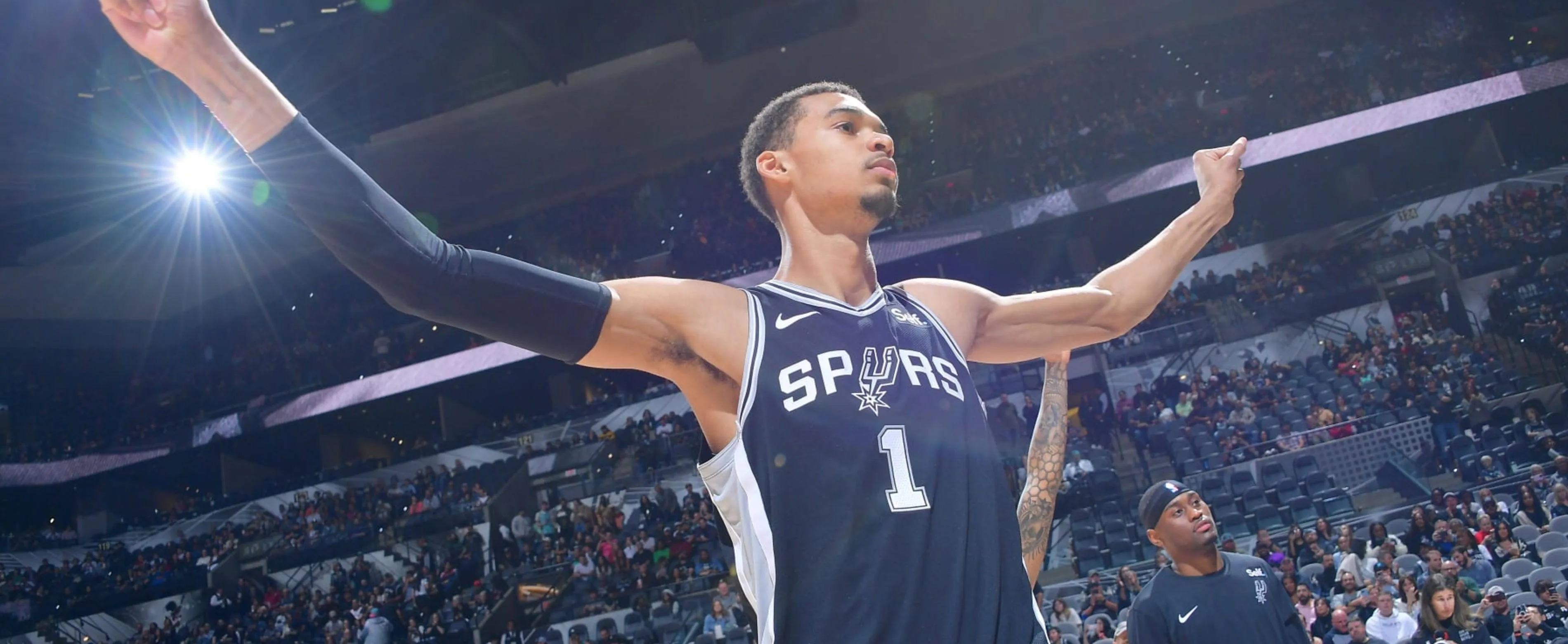 马刺老将连胜后一役失利,掉队失去领先位置 马刺老将连胜后一役失利,掉队失去领先位置