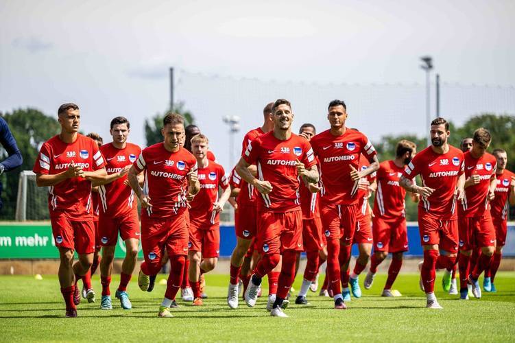 关于柏林赫塔在主场收获关键胜利，追赶积分榜前列的信息