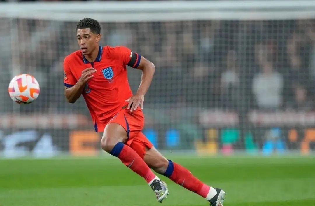 关于崭露头角,新晋球员在关键比赛中大放异彩的信息 关于崭露头角,新晋球员在关键比赛中大放异彩的信息